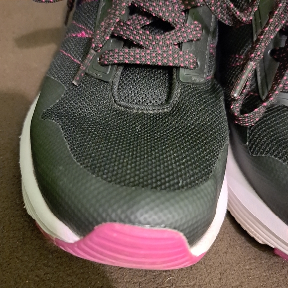 Athletic Works Running Shoes - Picture 9 of 10